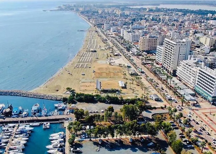 Kareem Flat * לרנקה